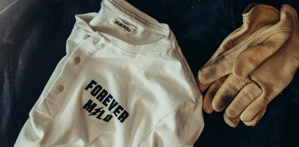 The Brother Moto Heavy Bag Henley in Forever Mild